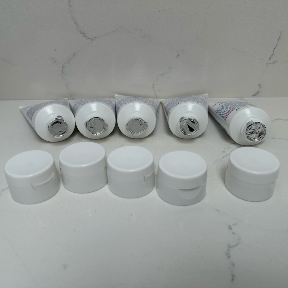Kiehl’s Ultimate Strength Hand Salve - Picture 3 of 4